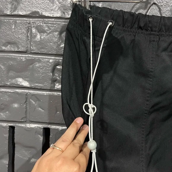 Nike Women’s Hiking Pants - Picture 5 of 6